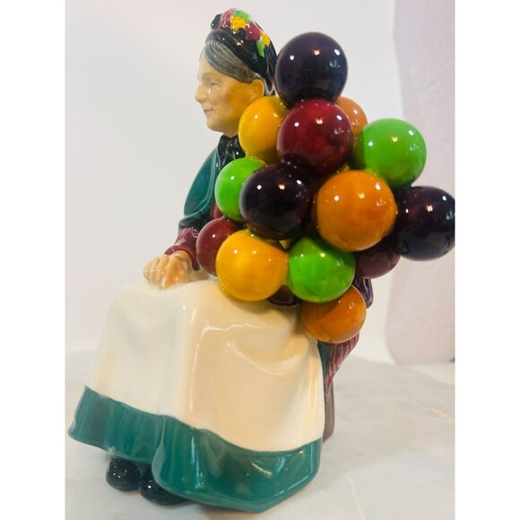 Vtg Royal Doulton Old Balloon Seller Figurine HN 1315 Porcelain 7.5" England - Picture 4 of 5